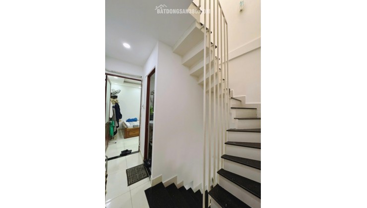 NHÀ PHÚ NHUẬN - ĐƯỜNG NGUYỄN KIỆM - 3 TẦNG BTCT - 4PN - GIÁ 3.75 TỶ