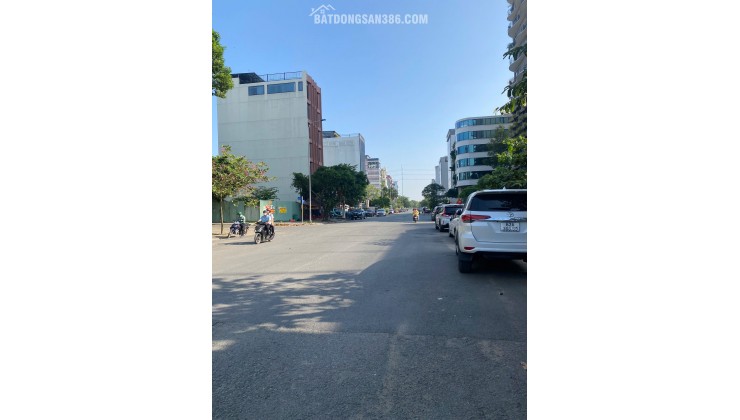 Nền biệt thự Huy Hoàng, Q2, diện tích 15x20, đối diện công viên, giá 220tr