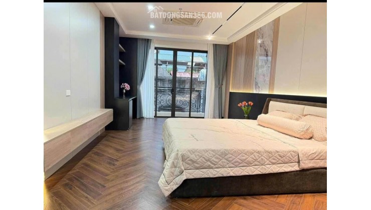 HÀNG HIẾM PHÂN LÔ Ô TÔ TRÁNH – 34M² – 4 TẦNG
NẰM PHỐ TÂY SƠN – GIÁ 10.9 TỶ – DỄ SANG TAY