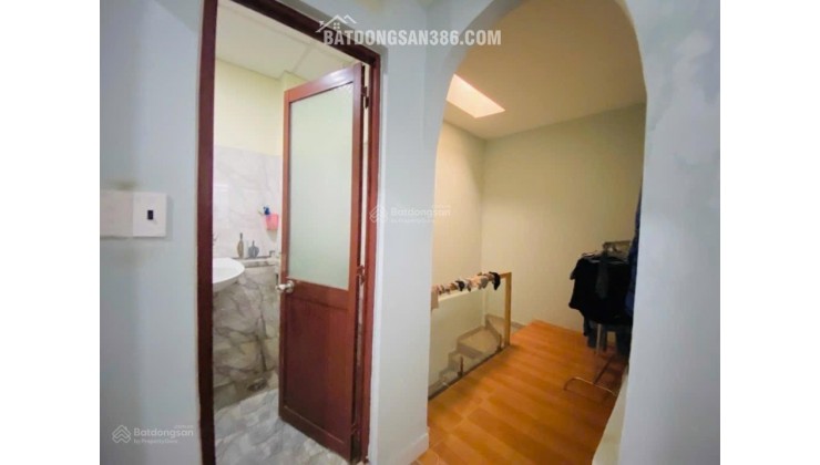 Bán nhà mặt tiền đường Đất Thánh phường 6, Tân Bình. DT 4.2x20m (Nở hậu 5.1m) - 4 tầng - Chỉ 17 tỷ