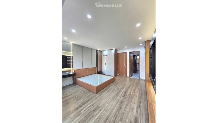 GIẢM SÂU 200TR – NHÀ NGÕ Ô TÔ PHỐ TÂY SƠN
6 TẦNG THANG MÁY – 39M² – 13.6 TỶ – THANH KHOẢN CAO