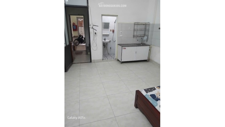 Phòng khép kín 25m2 giá 3.8tr ngay ngõ 43 Trung Kính