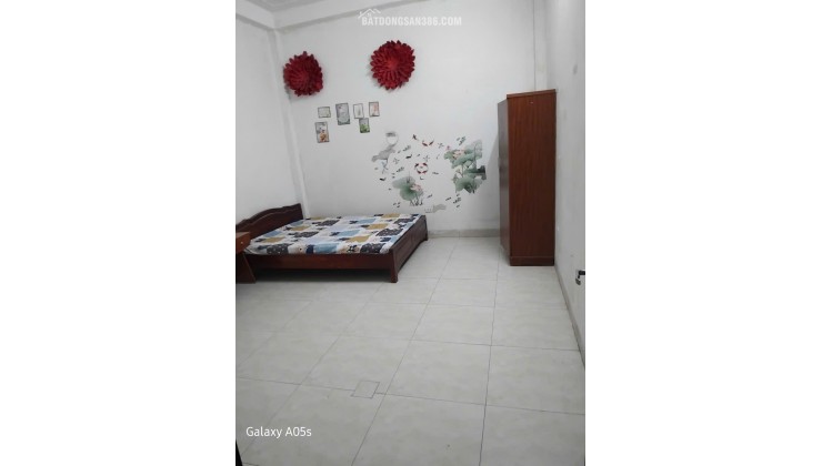 Phòng khép kín 25m2 giá 3.8tr ngay ngõ 43 Trung Kính