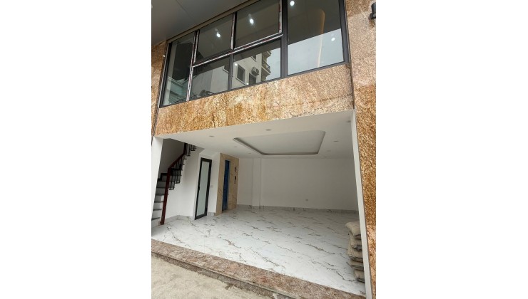 NHÀ ĐẸP Ở NGAY - THANG MÁY - OTO VÀO NHÀ - GẦN KHU ĐÔ THỊ CIPUTRA - CĐT UY TÍN