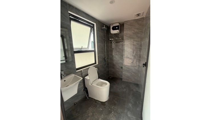 NHÀ ĐẸP Ở NGAY - THANG MÁY - OTO VÀO NHÀ - GẦN KHU ĐÔ THỊ CIPUTRA - CĐT UY TÍN