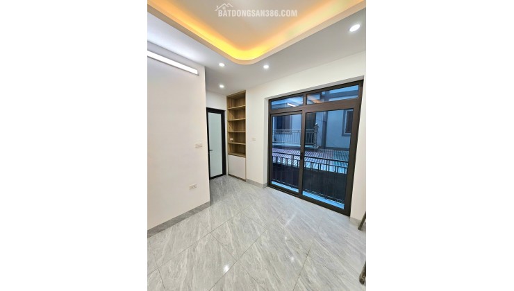 Nhà đẹp Cầu Diễn, THANG MÁY - LÔ GÓC - 4 NGỦ ĐỦ NỘI THẤT