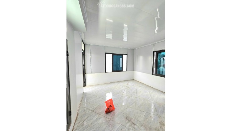 Nhà đẹp Cầu Diễn, THANG MÁY - LÔ GÓC - 4 NGỦ ĐỦ NỘI THẤT