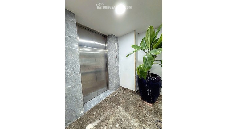 BÁN NHÀ 5 TẦNG THANG MÁY - XE HƠI NGỦ TRONG NHÀ Đ.BÊN VÂN ĐỒN, Q4 - NGANG HIẾM 5M NỞ HẬU 6,6M * 16M VUÔNG ĐẸP FULL THỔ* LIÊN HỆ GIANG GIANG: