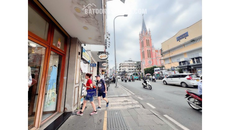 BÁN QUỸ ĐẤT SIÊU HIẾM - MT HỤT Đ.HAI BÀ TRƯNG, P.TÂN ĐỊNH, QUẬN 1 - NGANG 5M NỞ HẬU 7M * 32M VUÔNG ĐẸP - HDT ĐỀU 60TR/TH - GIANG GIANG:0938676685