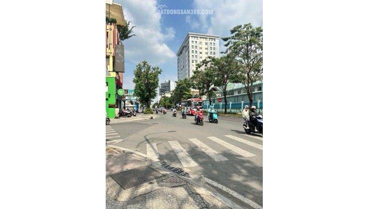 BÁN NHÀ MẶT TIỀN Đ.VÕ THỊ SÁU, TÂN ĐỊNH, QUẬN 1 - DT 52M2 FULL THỔ CƯ VUÔNG ĐẸP - VIEW CÔNG VIÊN THOÁNG MÁT - VỊ TRÍ HIẾM NHÀ BÁN - GIANG