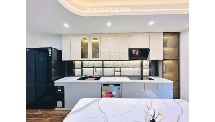 CẦN BÁN NHÀ MẶT NGÕ LẠC LONG QUÂN ĐƯỜNG RỘNG 2 OTO TRÁNH, DT 46M2 , 5TANG