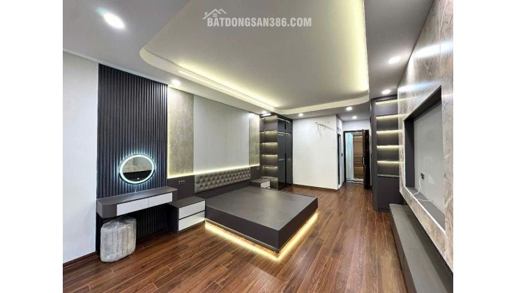 BÁN NHÀ HOÀNG QUỐC VIỆT - PHÂN LÔ - OTO TRÁNH- VỈA HÈ -THANG MÁY