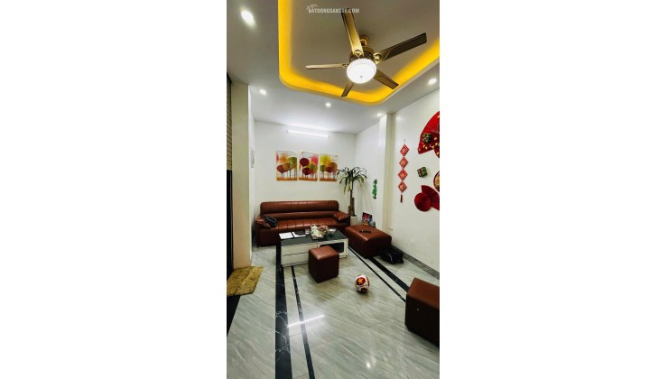 Bán nhà riêng phố Khương Trung 40m, nhà 4 tầng giá 10 tỷ sổ vuông đẹp