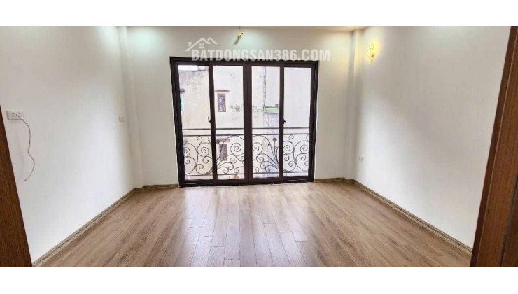  Bán nhà xây mới Trại Cá – Trương Định, thiết kế hiện đại Nhà diện tích 52m², xây mới 5 tầng, có thang máy