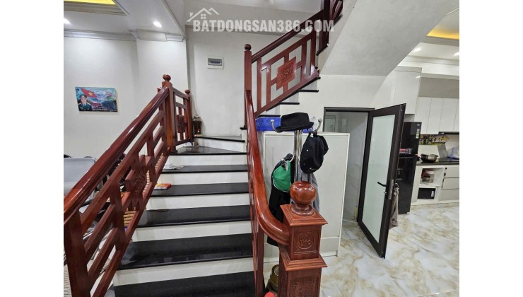 Bán nhà 3 tầng giãn dân Khả Lễ ngay cạnh vườn hoa  vị trí cực đẹp ở luôn