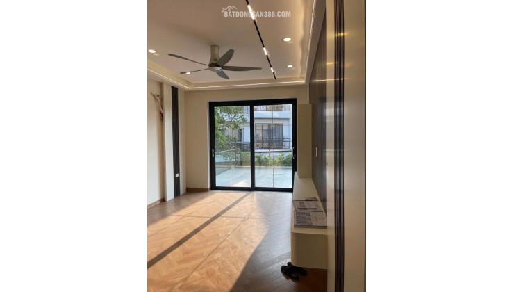 Bán nhà Nguyễn Văn Linh 82m 6 tầng MT4m thang máy ô tô tránh 17 tỷ