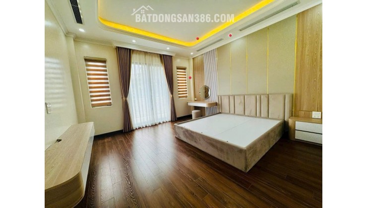 BÁN NHÀ NGÔ GIA TỰ LONG BIÊN DT 63M2 Ô TÔ TẢI ĐỖ CỬA THANG MÁY FULL NỘI THẤT NHỈNH 18 TỶ