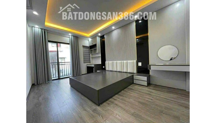 Bán nhà Hoàng Như Tiếp 47m 6 tầng thang máy 20m ra ô tô 14 tỷ