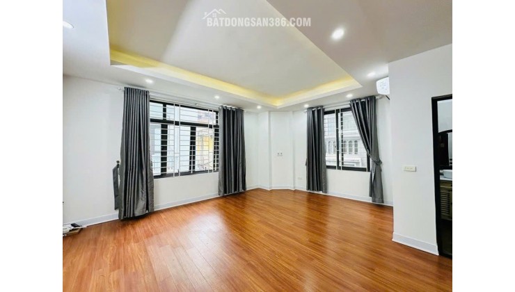 HIẾM! Lô góc Hoàng Hoa Thám Ba đình nở hậu- 5 tầng -ngõ to rộng gần ô tô