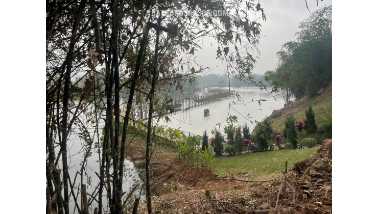 30 phút tới Chùa Hương – 1 giờ tới Tràng An – 50 phút về Hà Nội.