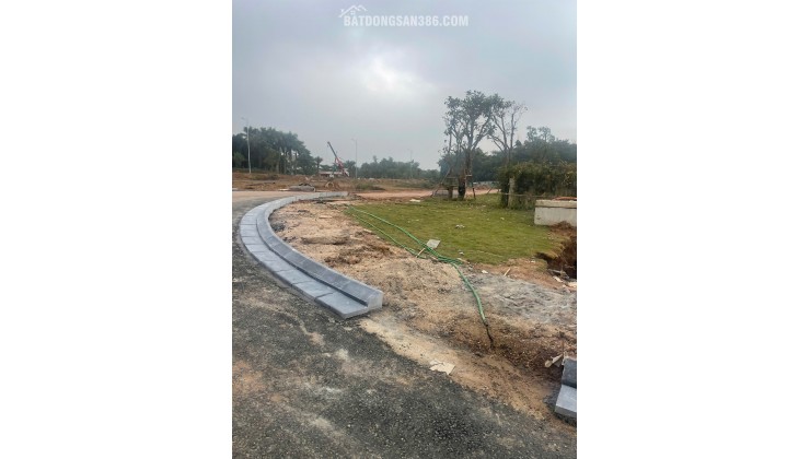 30 phút tới Chùa Hương – 1 giờ tới Tràng An – 50 phút về Hà Nội.