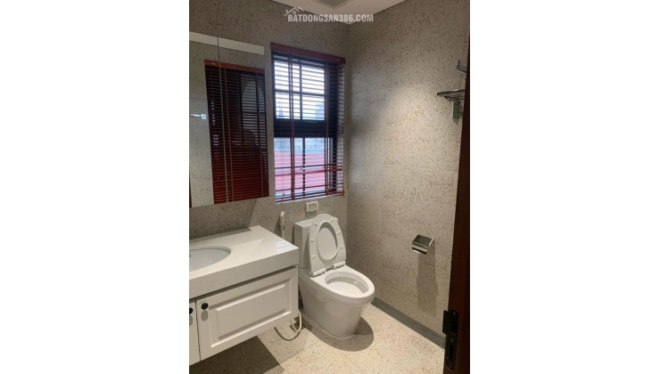 Bán nhà mặt phố Hồng Tiến 89/105m 5 tầng thang máy lô góc ô tô 33 tỷ