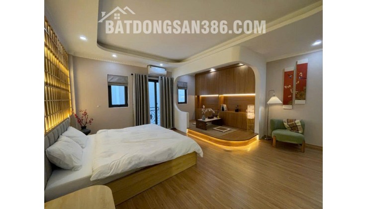 Bán nhà Ngọc Trì 35m 5 tầng MT5.6m thang máy lô góc hơn 9 tỷ