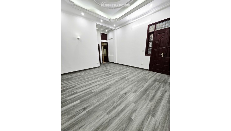 Bán nhà ngõ 79 ĐỒNG CỔ, DT 40m2, 4 tầng, MT 4m, SĐCC, nhà mới Giá 8.9 tỷ