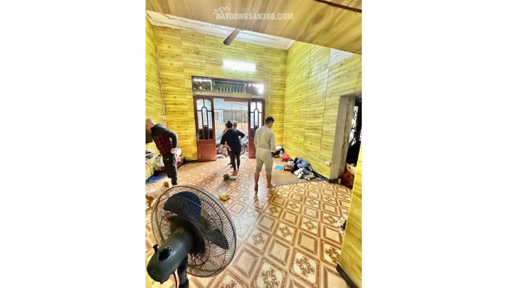 Nhà mặt ngõ ba gác đỗ cửa, thẳng tắp ra phố