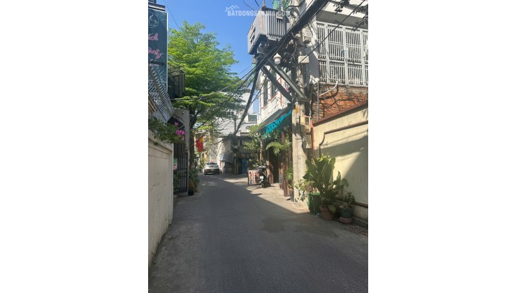 Bán nhà ngõ Thống Nhất, Gò Vấp: 100m2, 2 tầng, 6PN, sổ hồng, giá 8.6 tỷ - Cơ hội an cư lý tưởng, tiện ích đầy đủ!