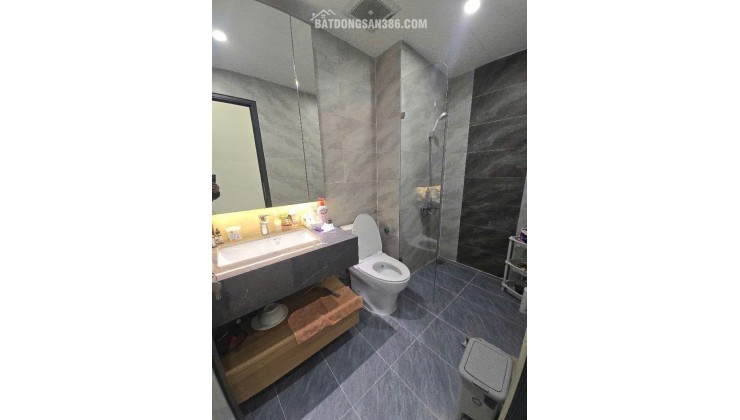 Nhà căn góc mặt ngõ ôto đỗ cửa, thang máy, tặng full đồ