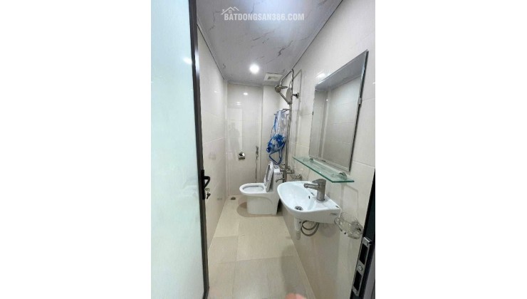 Nhà xây mới chỉ 2x, oto đỗ cửa