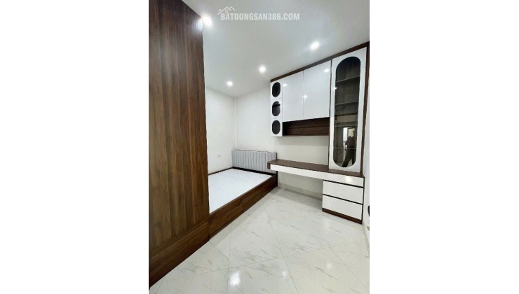 Nhà xây mới chỉ 2x, oto đỗ cửa