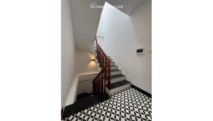 BÁN NHÀ PHỐ TÂN MAI QUẬN HOÀNG MAI, XÂY MỚI Ô TÔ ĐỖ CỎNG 35M2 5 TẦNG 7.6 TỶ