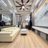 Bán nhà Kim Giang, Hoàng Mai, gần phố, full nội thất, 32m2, 8.6 tỷ(CTL)