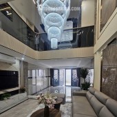 SIÊU PHẨM NHÀ PHỐ - 5 TẦNG THANG MÁY   MỚI TINH FULL NỘI THẤT CAO CẤP - HẺM XE HƠI VÀO NGỦ NHÀ