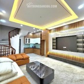 GIẢM SÂU 200TR – NHÀ NGÕ Ô TÔ PHỐ TÂY SƠN
6 TẦNG THANG MÁY – 39M² – 13.6 TỶ – THANH KHOẢN CAO