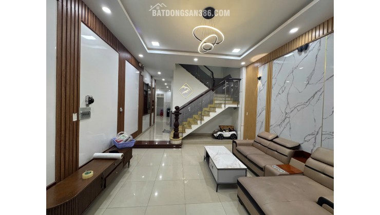 BÁN SIÊU PHẨM NHÀ MẶT TIỀN HẺM ĐẸP XE HƠI 6M- PHÙ HỢP CHO MỌI GIA ĐÌNH. LH:0931423123.