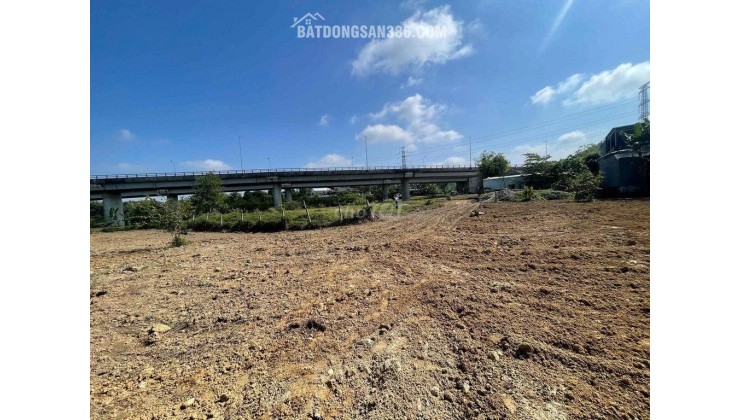 Đất làm vườn nghĩ dưỡng view sông sát đường đi Núi Thần Tài 3800m 5.3 tỷ. Lh:0913913077