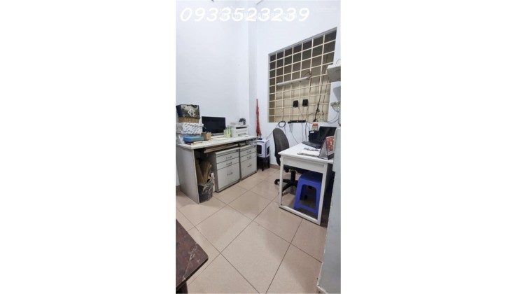 Giảm sâu - nhà 4 tầng 65.2m2 ngay chợ đêm Hạnh Thông Tây đường 8m, vỉa hè 4m kinh doanh chỉ 9,99 tỷ