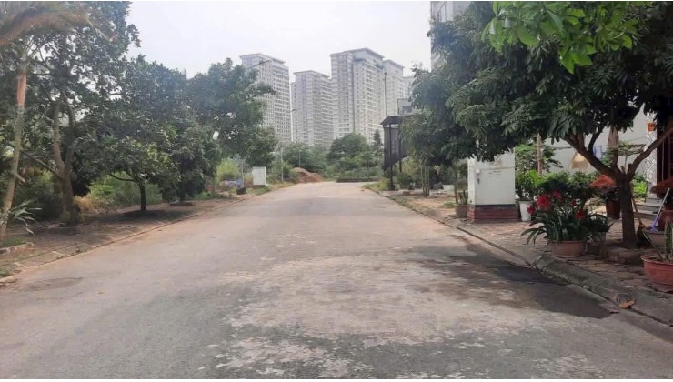 Chính chủ bán Đất dịch vụ Dương nội- khu LK31, Hướng Đông nam, diện tích 50m2 đường rộng 10,5m, ngay cạnh đường Lê Trọng Tấn, nhà máy SYM