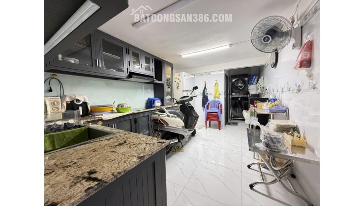 Mặt tiền kinh doanh Quận 10 - Nguyễn Chí Thanh - 51m2 - 5 tầng - 30 tỷ