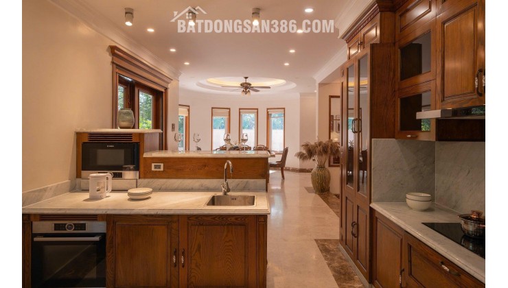 Bán biệt thự Lạc Long Quân otô, gần Hồ Tây ở sướng 145m 4tầng 29.3 tỷ