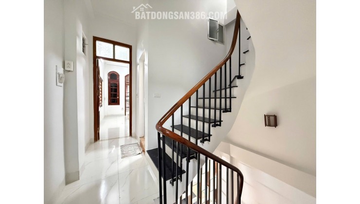 Xuân thủy - cầu giấy - nhà ngõ thông đường lớn - nhà dân xây lô góc hai mặt thoáng