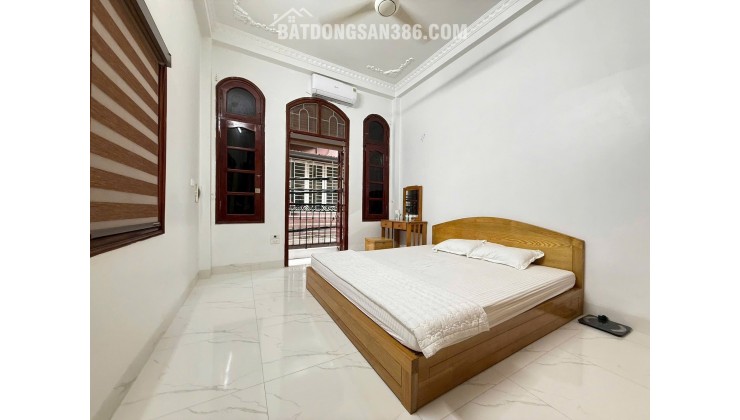 Xuân thủy - cầu giấy - nhà ngõ thông đường lớn - nhà dân xây lô góc hai mặt thoáng