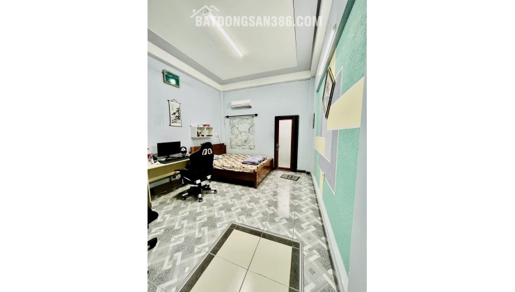 GẤP BÁN-SIÊU PHẨM TÂN CHÁNH HIỆP-QUẬN 12.
108m2-4TẦNG-ÔTÔ NGỦ SÂN NHÀ - GẦN TRƯỜNG ĐH GTVT - CHỈ 5 TỶ.
ĐƯỜNG HUỲNH THI HAI-TÂN CHÁNH HIỆP-QUẬN 12.