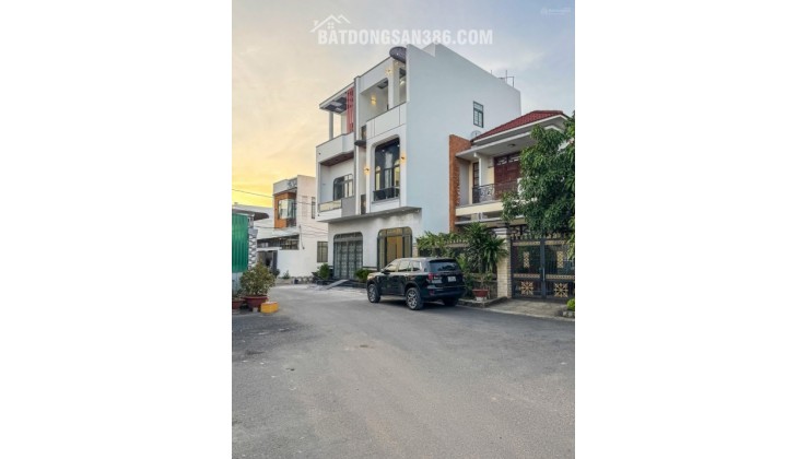 Nhà ngang 5.3m hiếm khu Phước Bình - DT lớn 95m2 - 4 phòng ngủ rộng