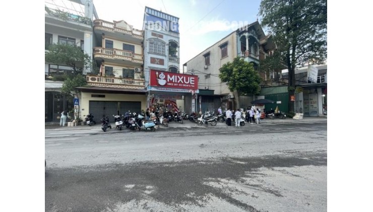 Nằm sát KCN thích hợp làm nhà nghỉ,quán nước, buôn bán...tiềm ẩn nhiều giá trị sinh lời