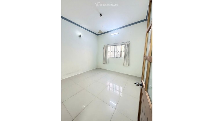 BÁN NHÀ 38M2, TẠ QUANG BỬU, 3 TẦNG, 3PN, HXH