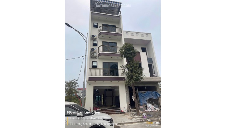 Bán gấp lô góc 2 mặt tiền DT 136,5m2 giá đầu tư đối diện khu chợ Lương Sơn, sẵn sổ đỏ sang tên(BP)